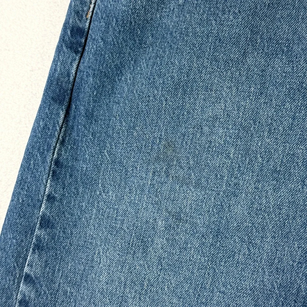 Levis levis used